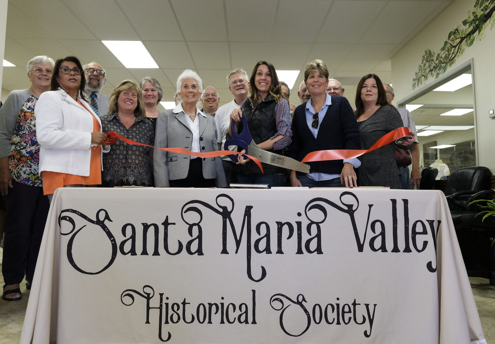 042718 Historical Society Ribbon Cutting 05.jpg